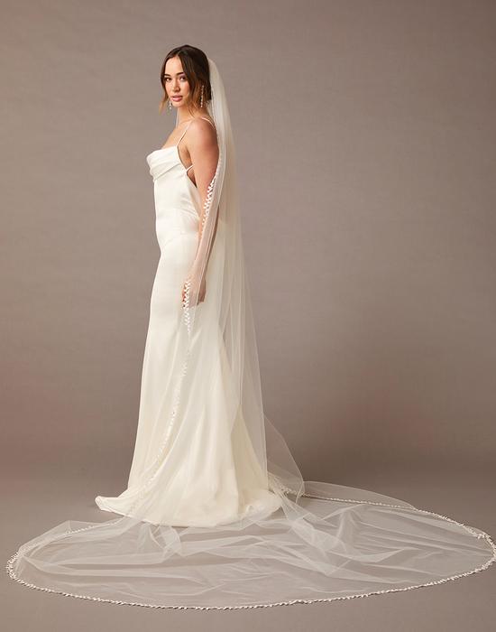 enVogue Bridal Veil V2587RC