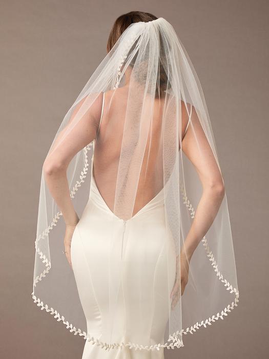 enVogue Bridal Veil V2587SF