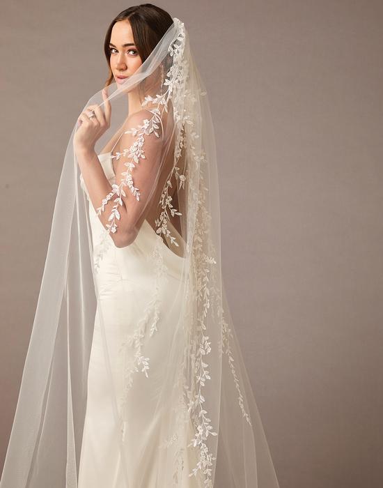 enVogue Bridal Veil V2589RC