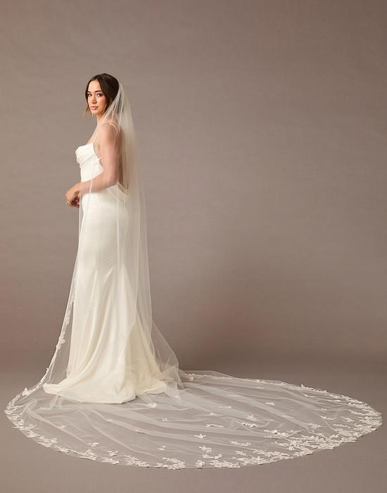 enVogue Bridal Veil V2592RC