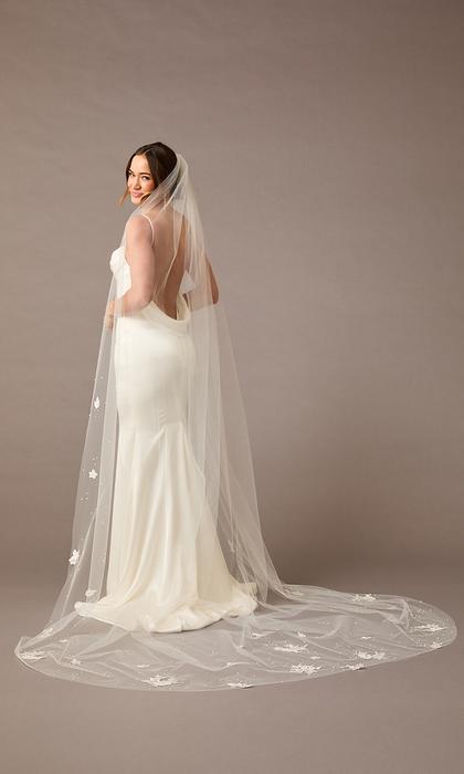 enVogue Bridal Veil V2593C