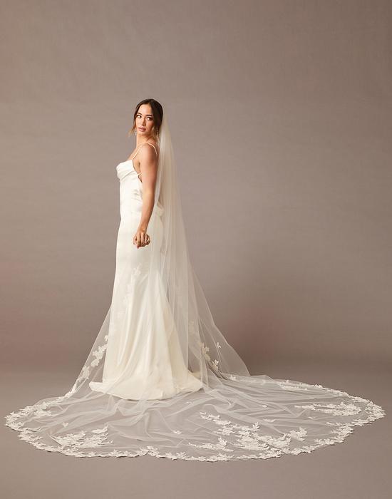 enVogue Bridal Veil V2595WRC