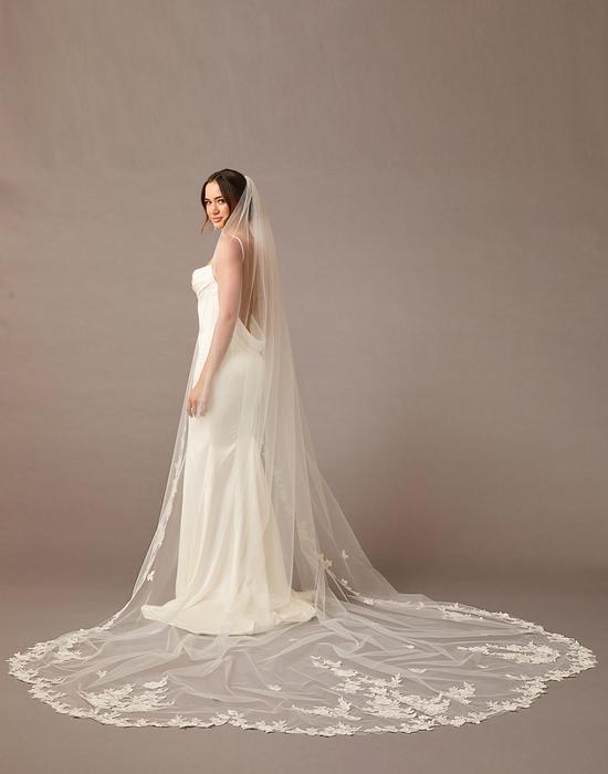 enVogue Bridal Veil V2595WRC