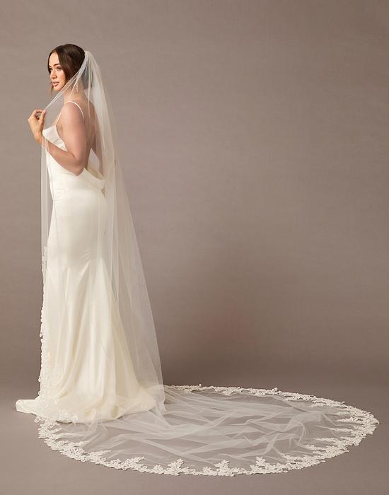 enVogue Bridal Veil V2597RC