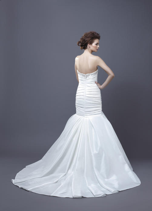 Enzoani Bridal Collection Halona