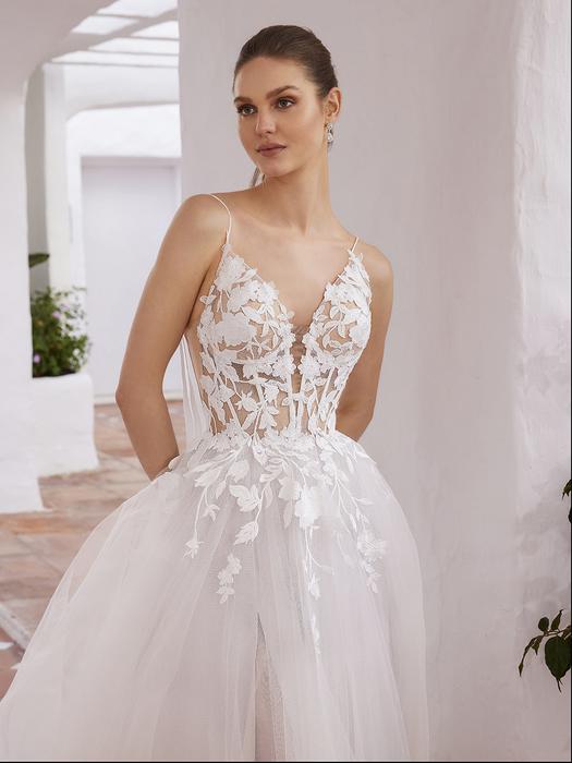 LOVE by Enzoani CLOVER