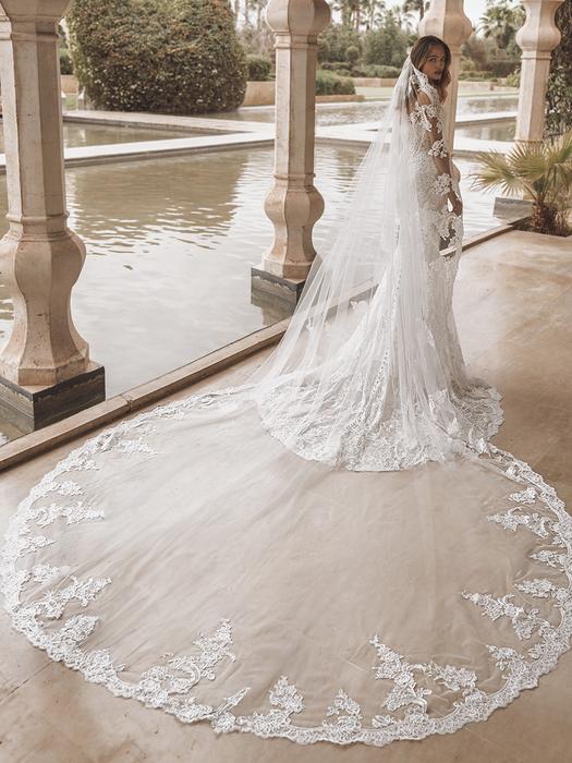 Enzoani Bridal Vail-V 2026 Bridal, Prom & Homecoming | Breeze Bridal & Prom  | BreezeProm.com