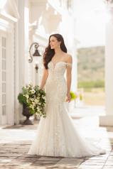 1057 Ivory Lace/Tulle/Honey Gown/Ivory Tulle Illusion front