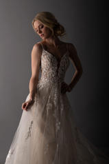 1137 Ivory Lace And Tulle Over Ivory Gown With Ivory Tu detail