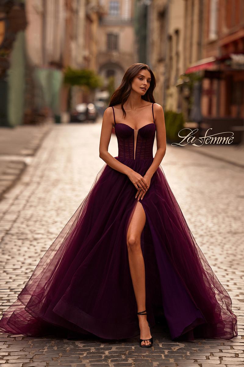 La Femme 32700