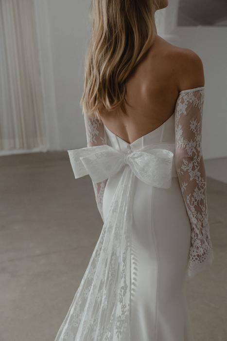 Madi Lane Bridal Savoy_Sleeves