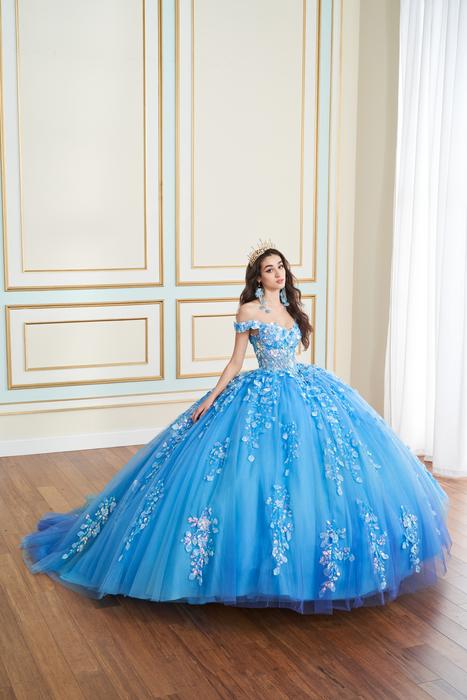 WHEN YOU PUT ON A PRINCESA GOWN YOU INSTANTLY FEEL THAT THIS DRESS IS LIKE NO OT PR30162
