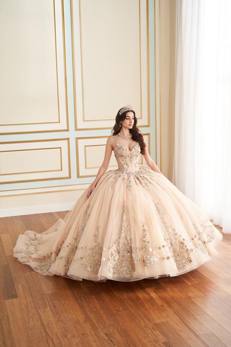 WHEN YOU PUT ON A PRINCESA GOWN YOU INSTANTLY FEEL THAT THIS DRESS IS LIKE NO OT PR30182