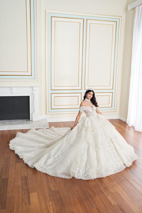 WHEN YOU PUT ON A PRINCESA GOWN YOU INSTANTLY FEEL THAT THIS DRESS IS LIKE NO OT PR70101