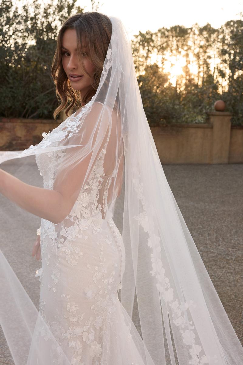 Sophia Tolli Premiere Bridal ST634VEIL