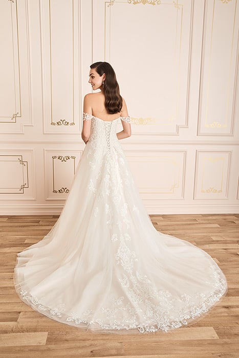 Trixie-Sophia Tolli Y12031