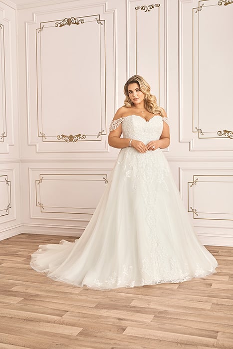 Trixie-Sophia Tolli Y12031