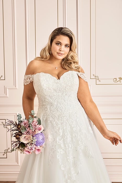 Trixie-Sophia Tolli Y12031