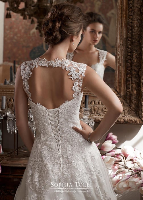 Orion-Sophia Tolli Y21750