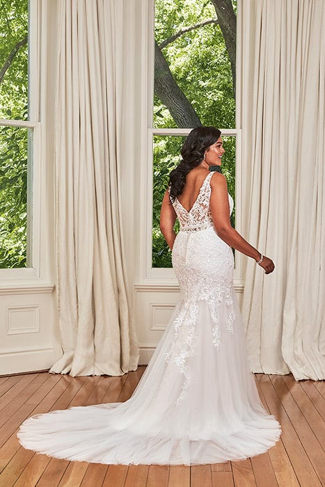 Phoebe-Sophia Tolli Y21986