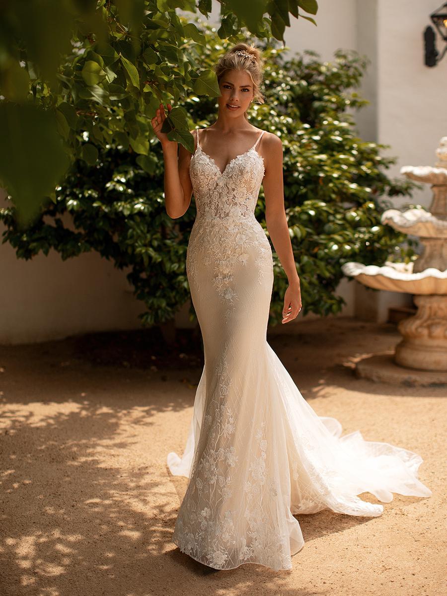 Moonlight Bridal Collection J6780