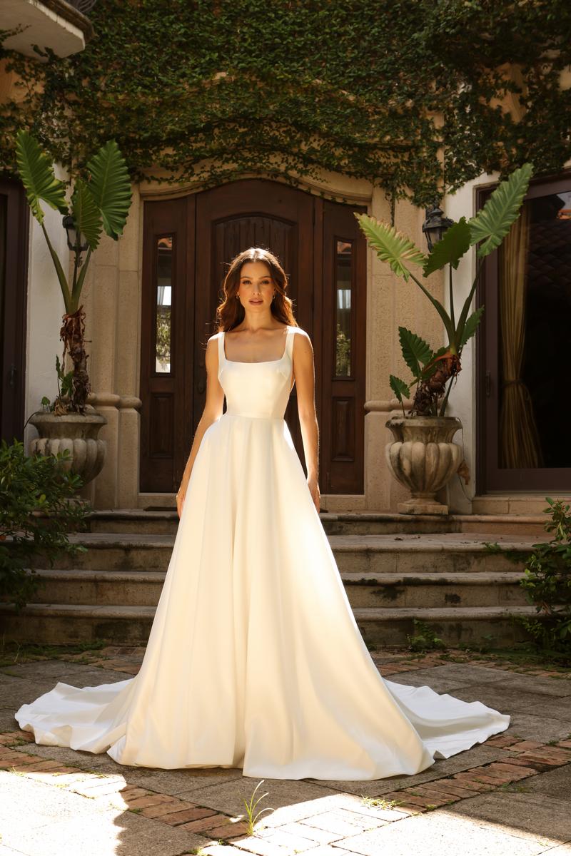 Sophia Thomas Bridal B211