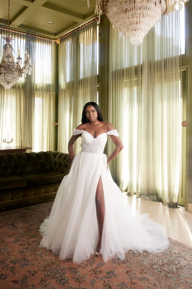  Sophia Thomas Bridal B274