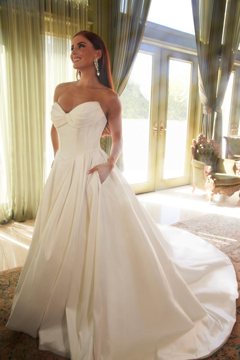  Sophia Thomas Bridal B276