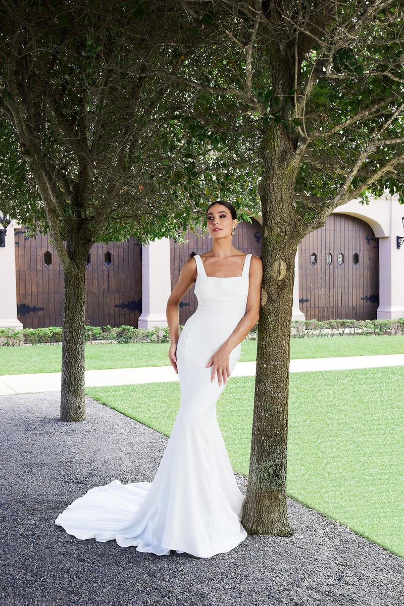 Sophia Thomas Bridal B213