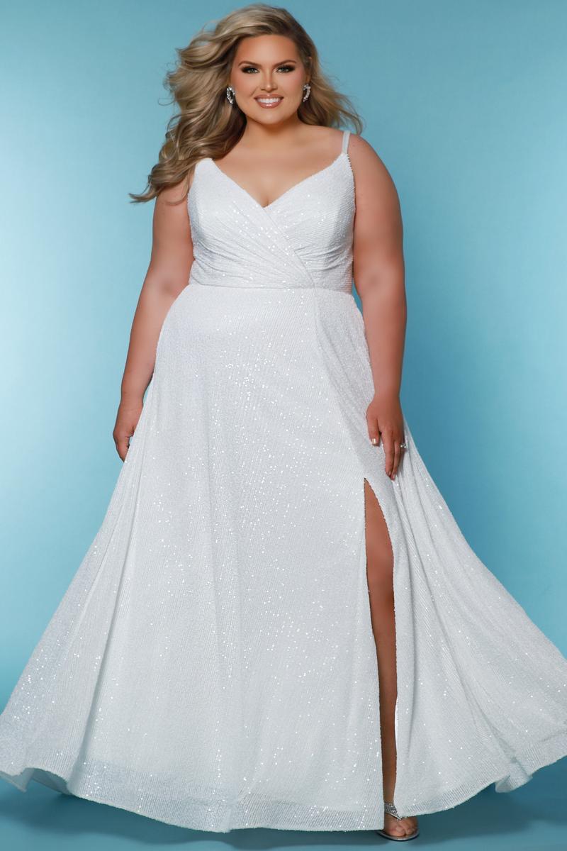 Sydney's Closet Plus Size Bridal SC5305