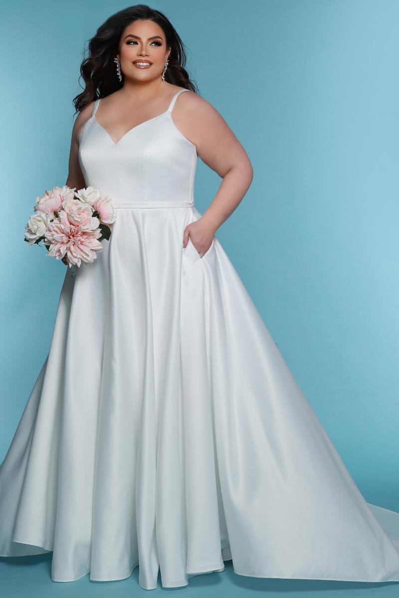 Sydney's Closet Plus Size Bridal SC5313