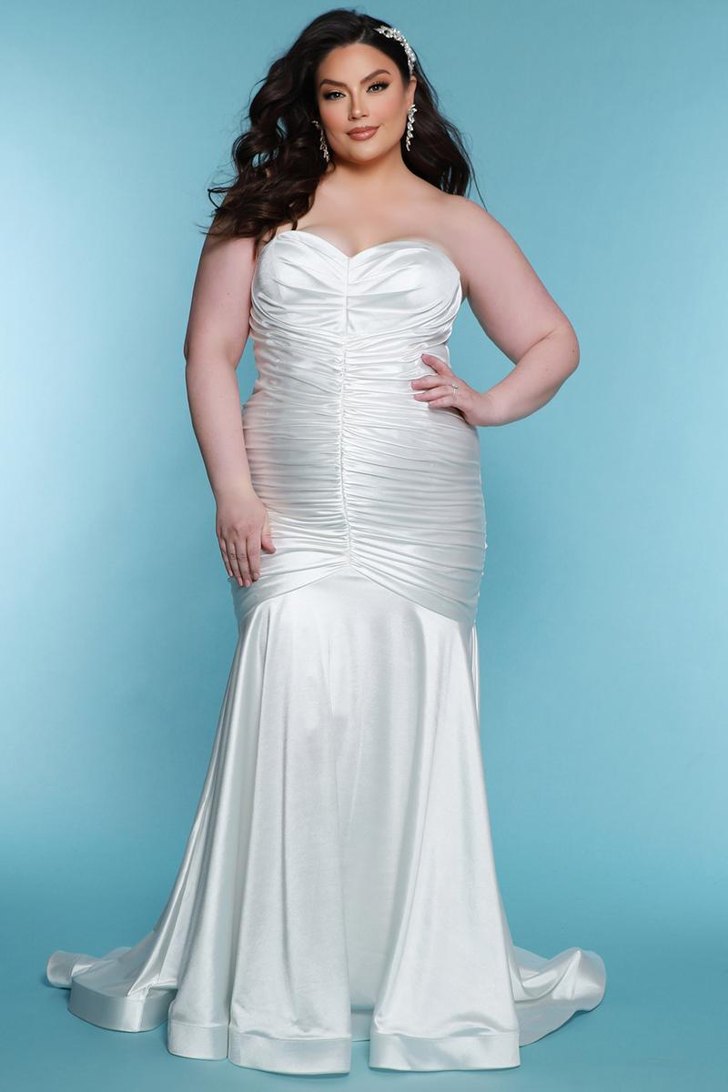 Sydney's Closet Plus Size Bridal SC5319