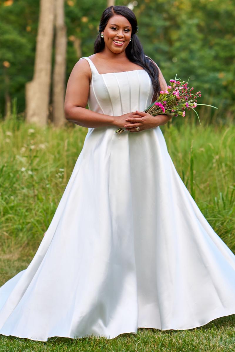 Sydney's Closet Plus Size Bridal SC5334