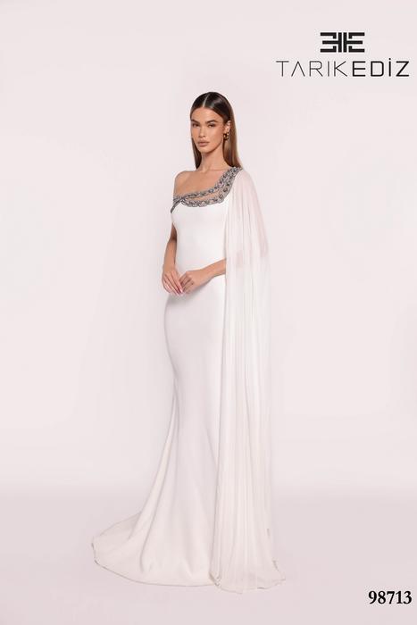 Let yourself be seduced by this feminine and unique dress collection of spectacu 98713