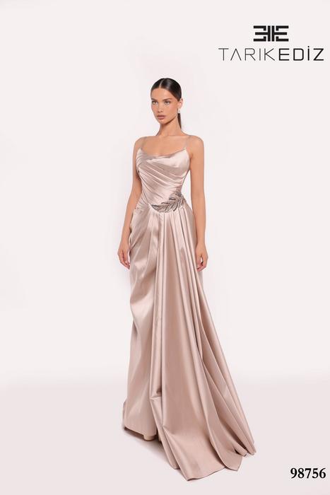 Let yourself be seduced by this feminine and unique dress collection of spectacu 98756