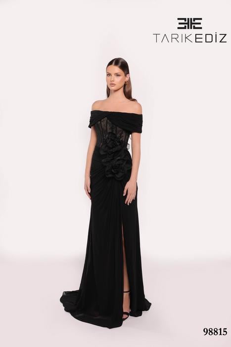 Let yourself be seduced by this feminine and unique dress collection of spectacu 98815