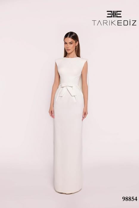 Let yourself be seduced by this feminine and unique dress collection of spectacu 98854