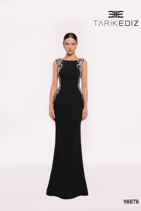 Let yourself be seduced by this feminine and unique dress collection of spectacu 98878