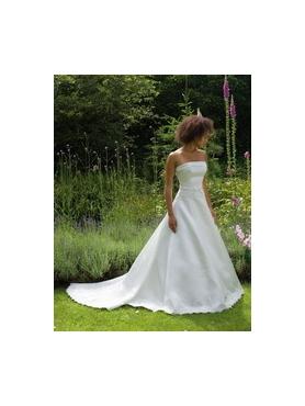 In Store Stock Level B Sincerity Bridal 3330 ivory size 20