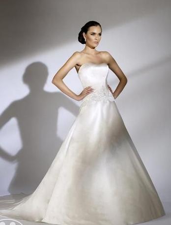 Jacquelin Exclusive bridal dress 19848 by House of Wu