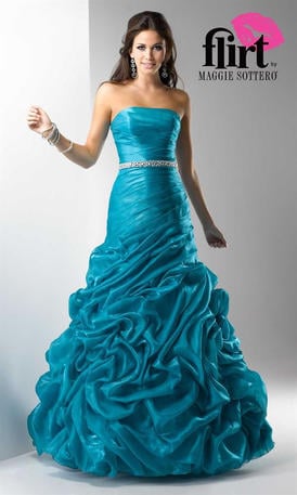 This Strapless Dress P1600 showcases a fitted bodice Flirt 1600