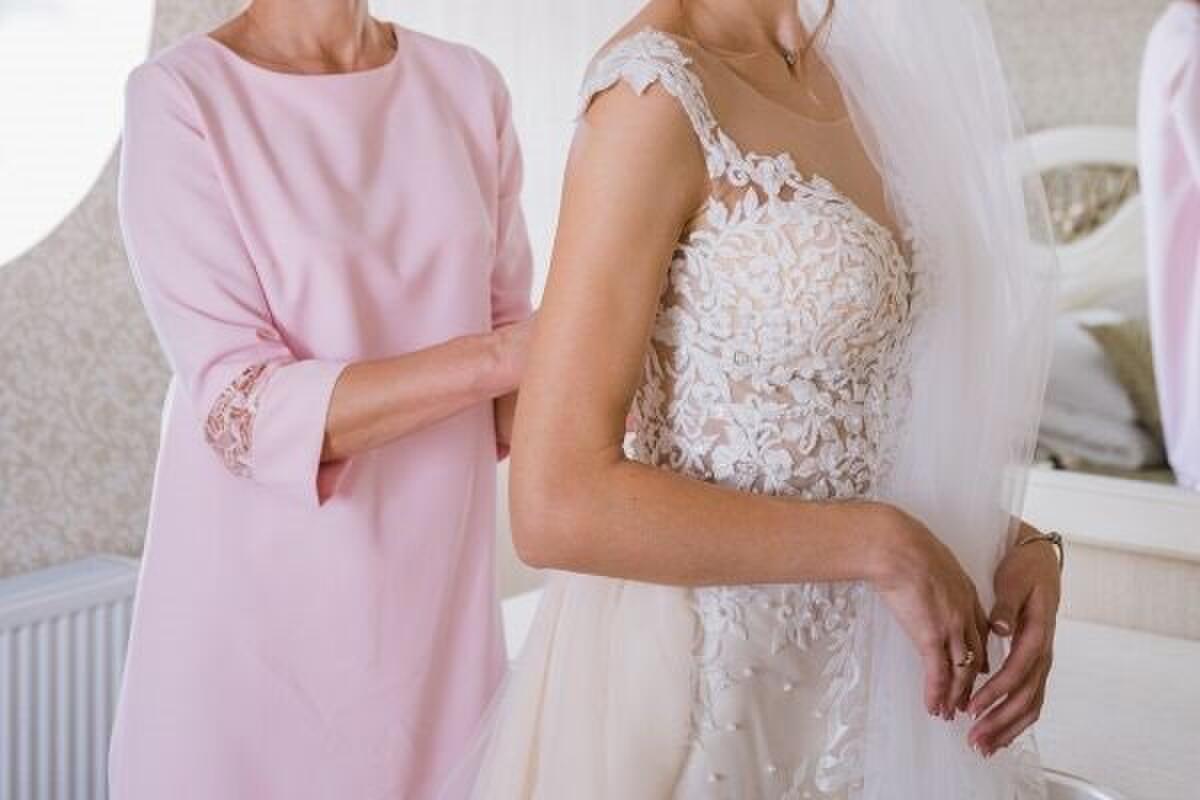 What Should The Mother of the Bride Wear?