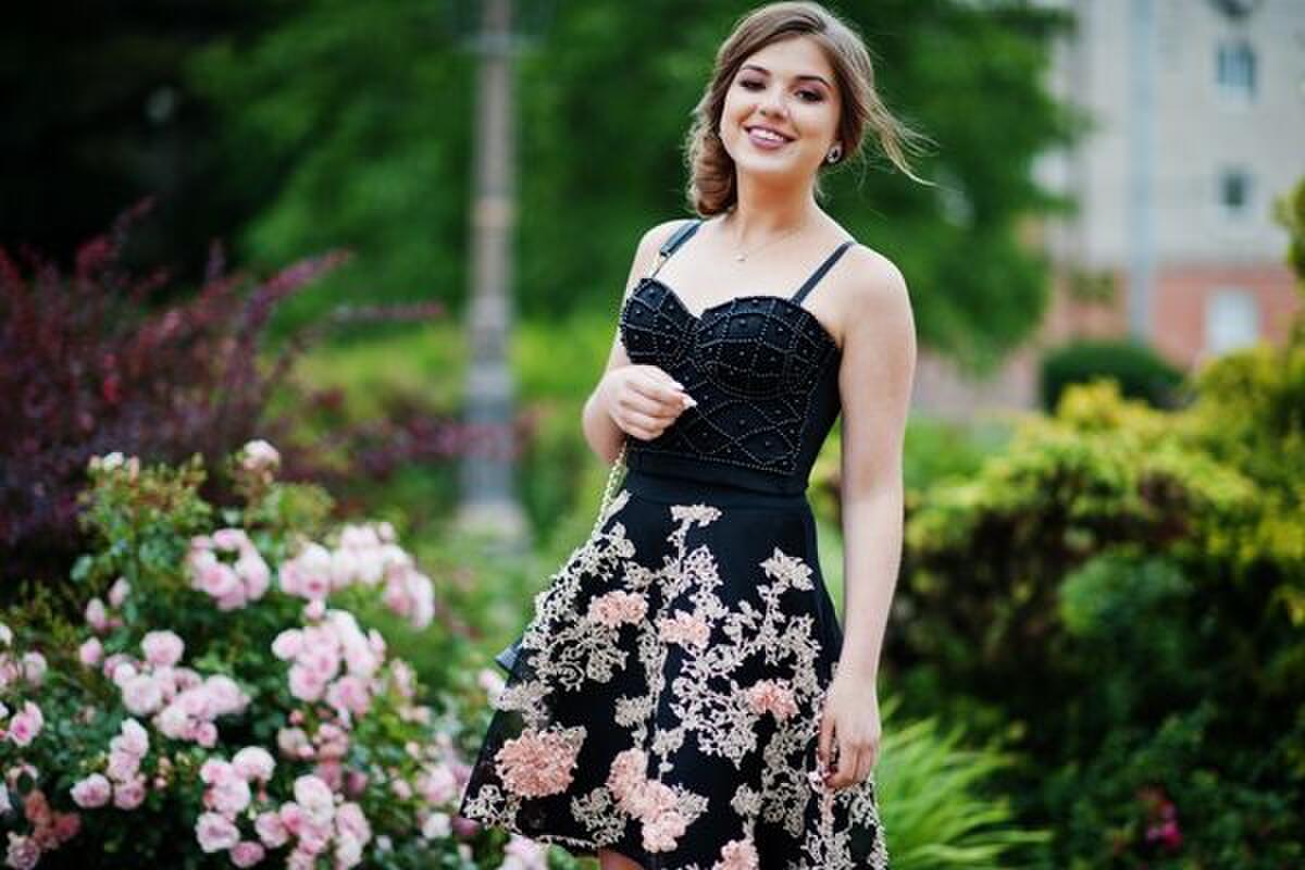 3 Tips on Buying Your First High School Prom Dress