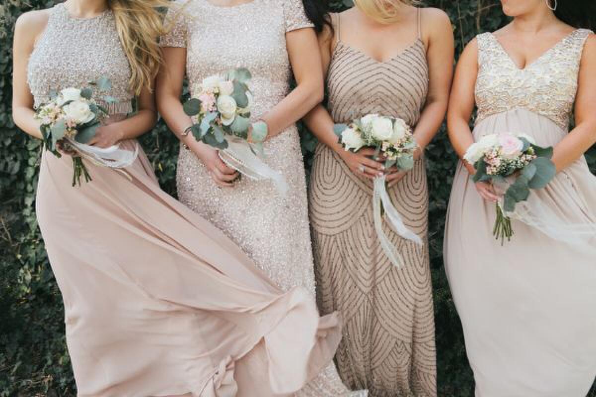 Pros and Cons of Mismatched Bridesmaid Dresses