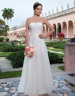 The dress below is available in the color and size listed 6058