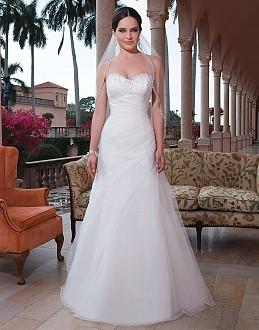 The dress below is available in the color and size listed 6059