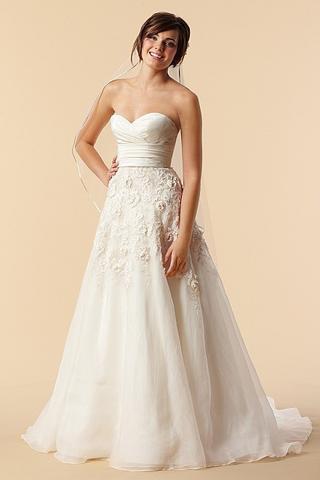 Lasara Watters bridal gown