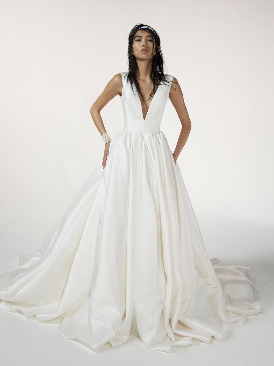 Vera Wang Bride Classic Ballgown Wedding Dress MIRENA