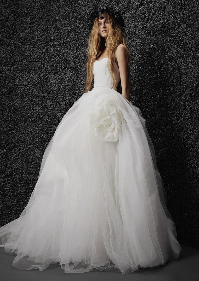 Vera Wang Bride- Princess wedding dress with open