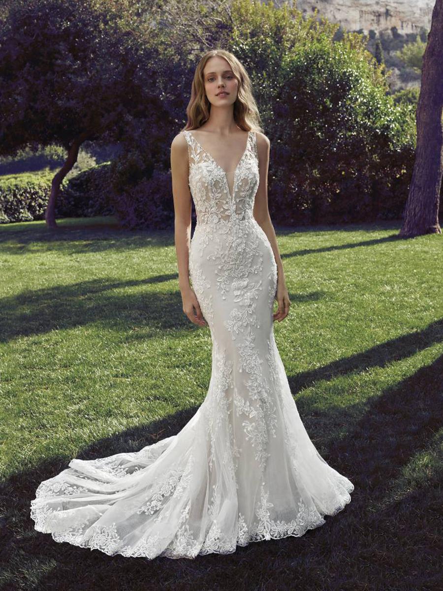 Demetrios Bridal - Fitted low back